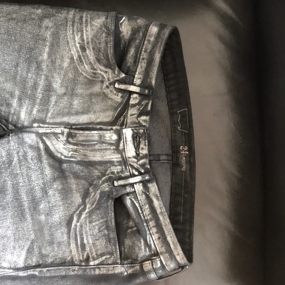 Levi Jeans - Picture 2 of 5